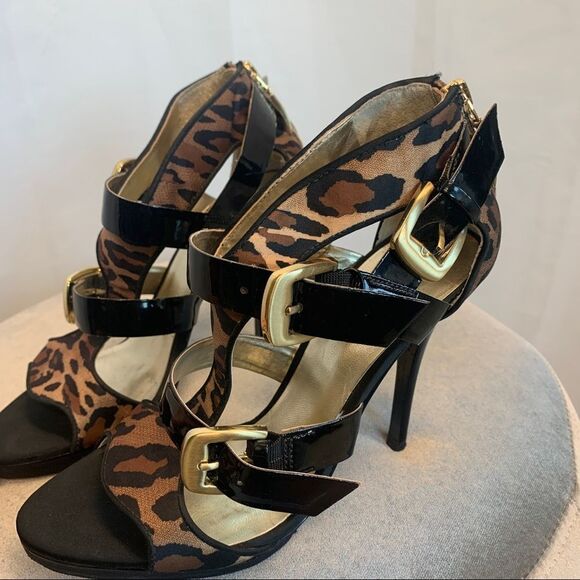 GUESS animal leopard cheetah print black patent strappy high heel sandal Sz 5.5 - Picture 4 of 10